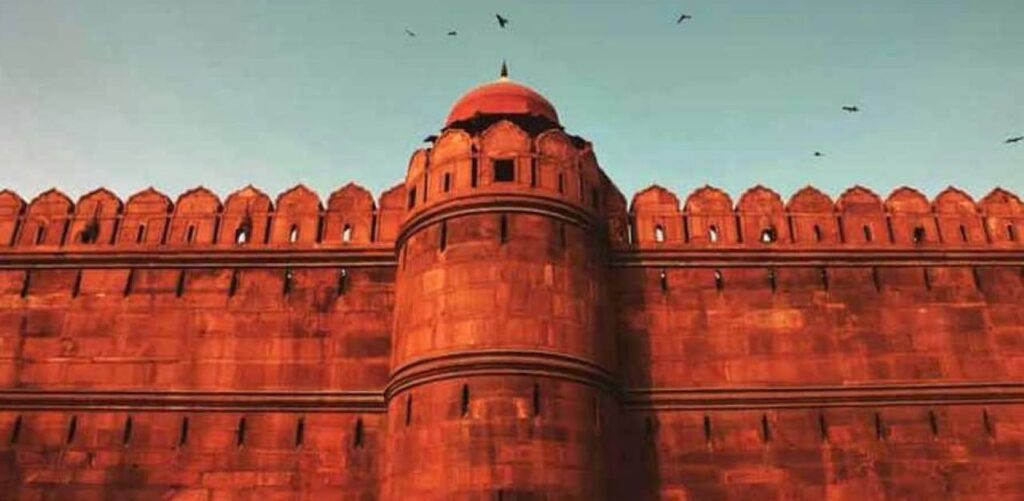 a big wall of red fort